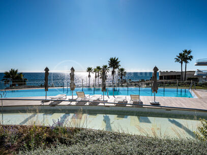 Casa Azul - Modern Beachfront Villa med Direct Sea Access