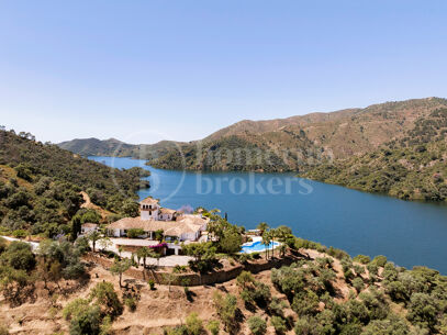 Finca Istan - Andalusian Country House with Sea and Lake VIEWS