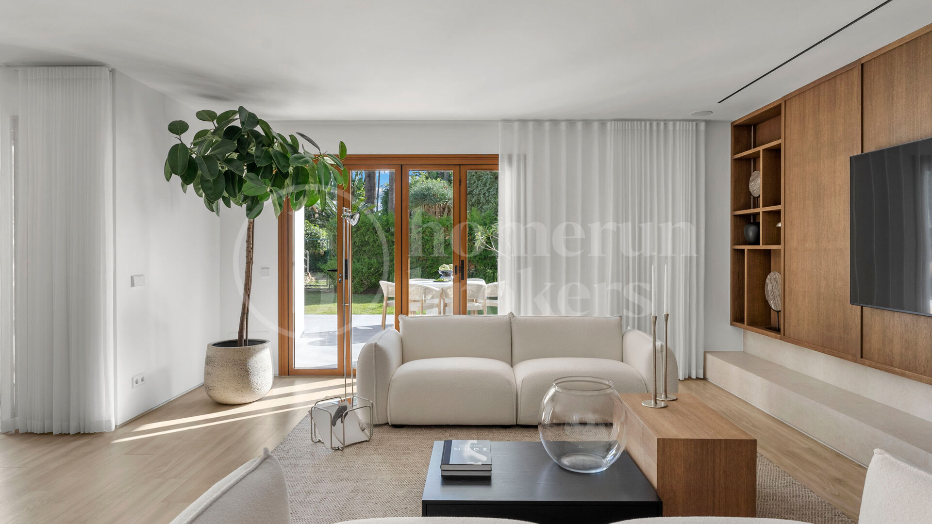 Duplex Ima 2 - Four Bedroom Apartment beside Los Naranjos Golf Club