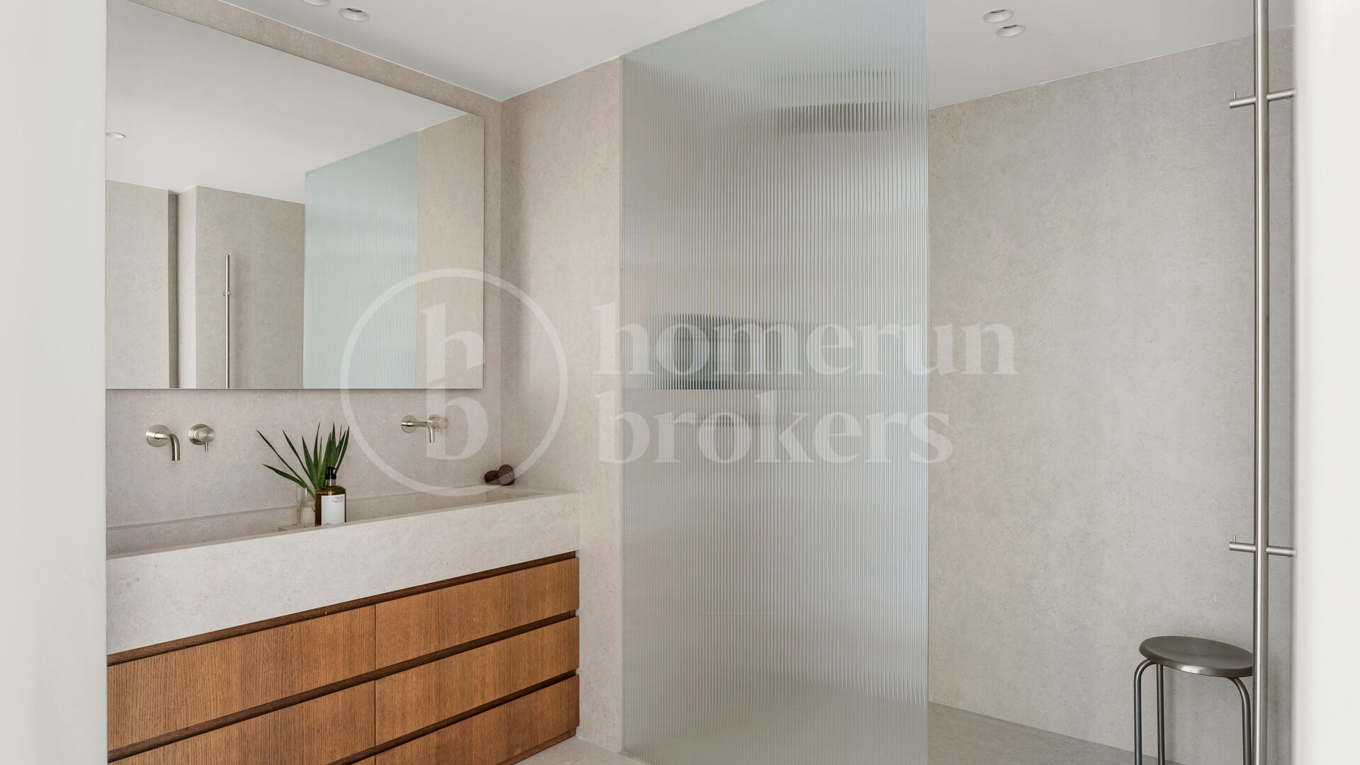 Duplex Ima 2 - Four Bedroom Apartment beside Los Naranjos Golf Club