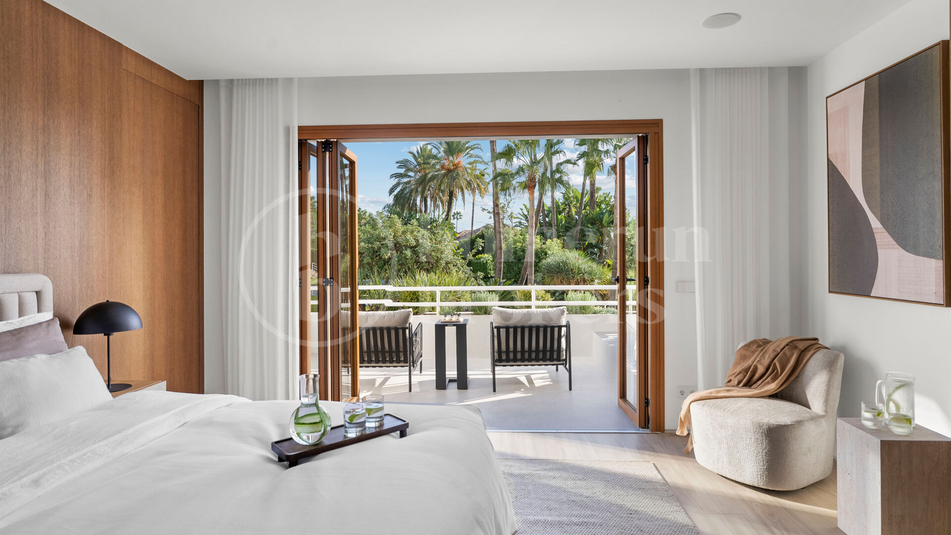 Duplex Ima 2 - Four Bedroom Apartment beside Los Naranjos Golf Club