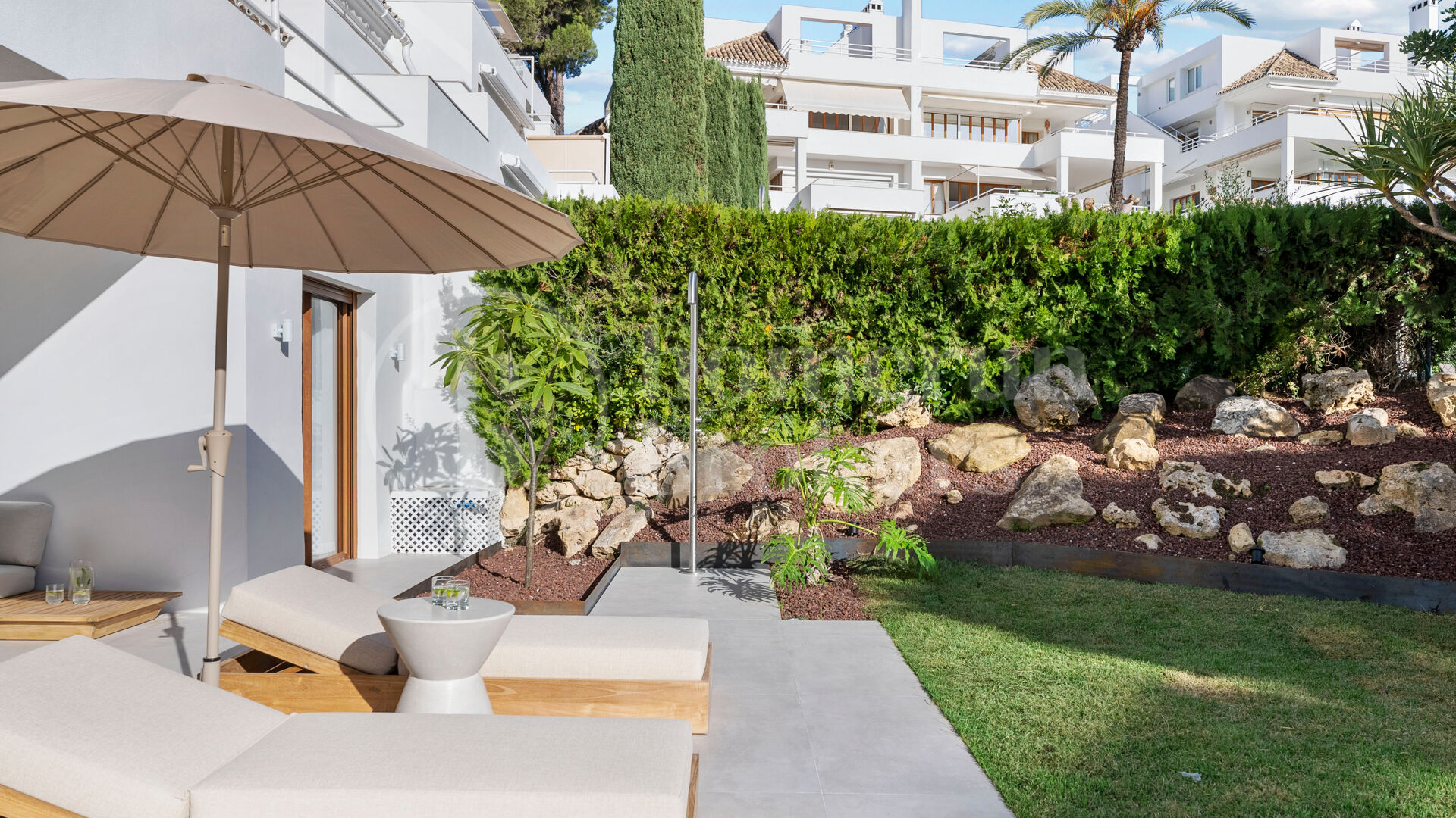 Duplex Ima 2 - Four Bedroom Apartment beside Los Naranjos Golf Club
