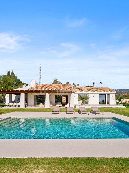 Villa La Serena - One level Andalusian Villa in East Marbella