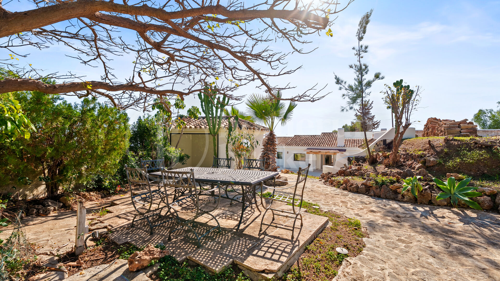 Villa La Serena - One level Andalusian Villa in East Marbella