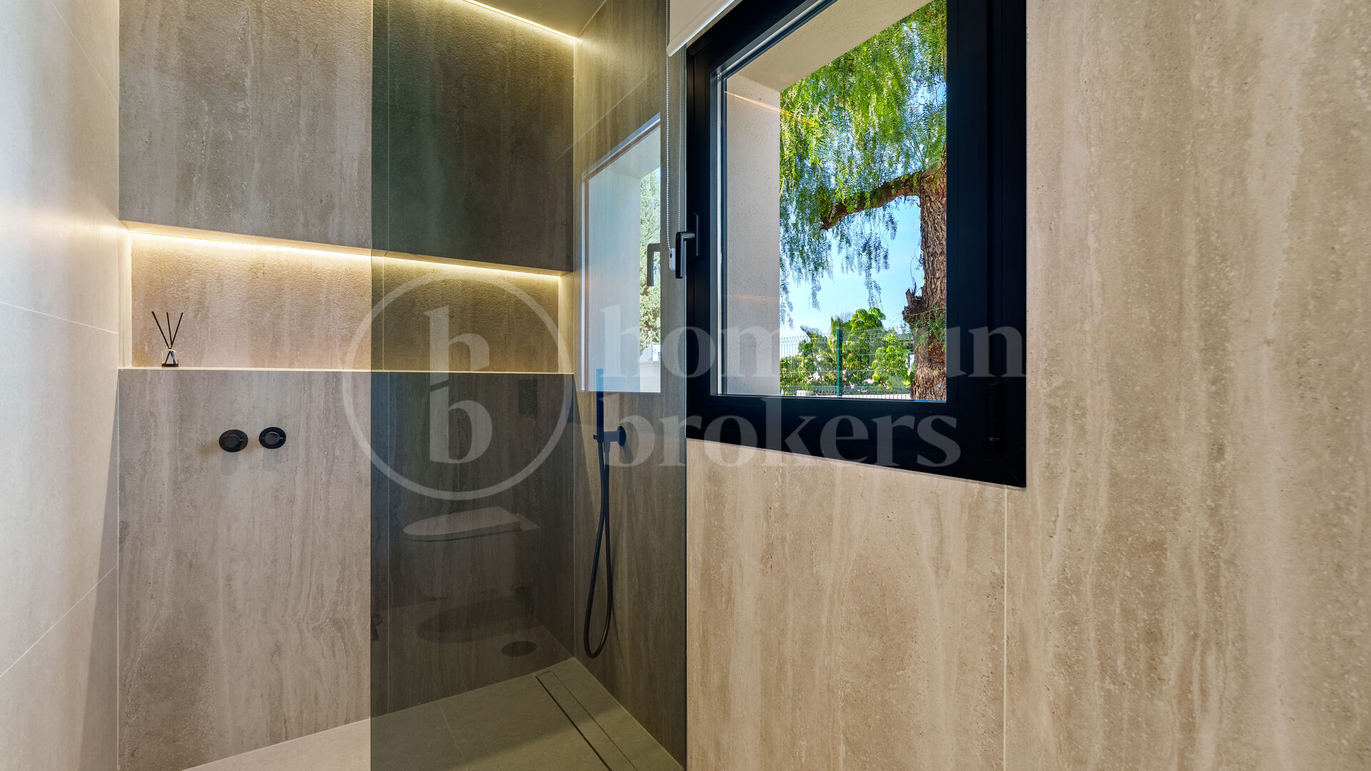 Villa La Serena - One level Andalusian Villa in East Marbella