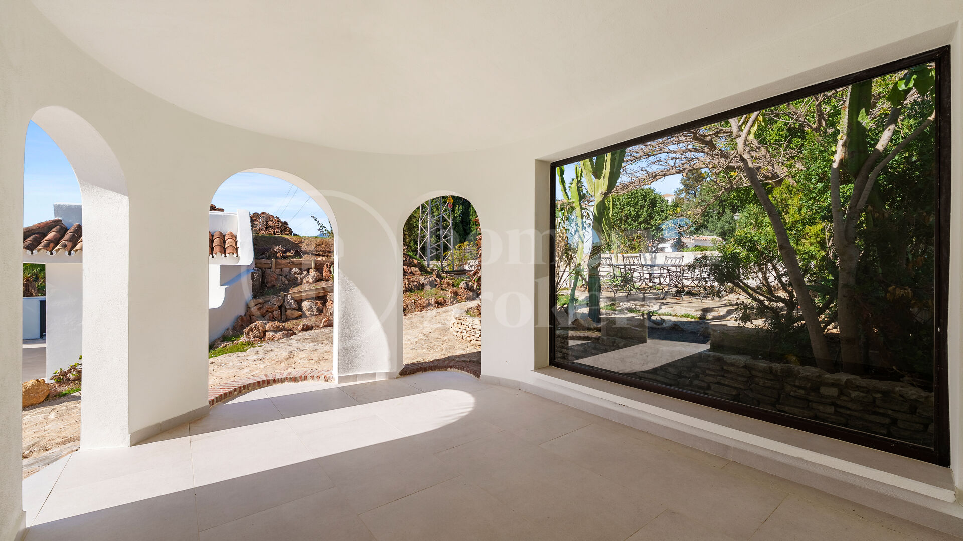 Villa La Serena - One level Andalusian Villa in East Marbella