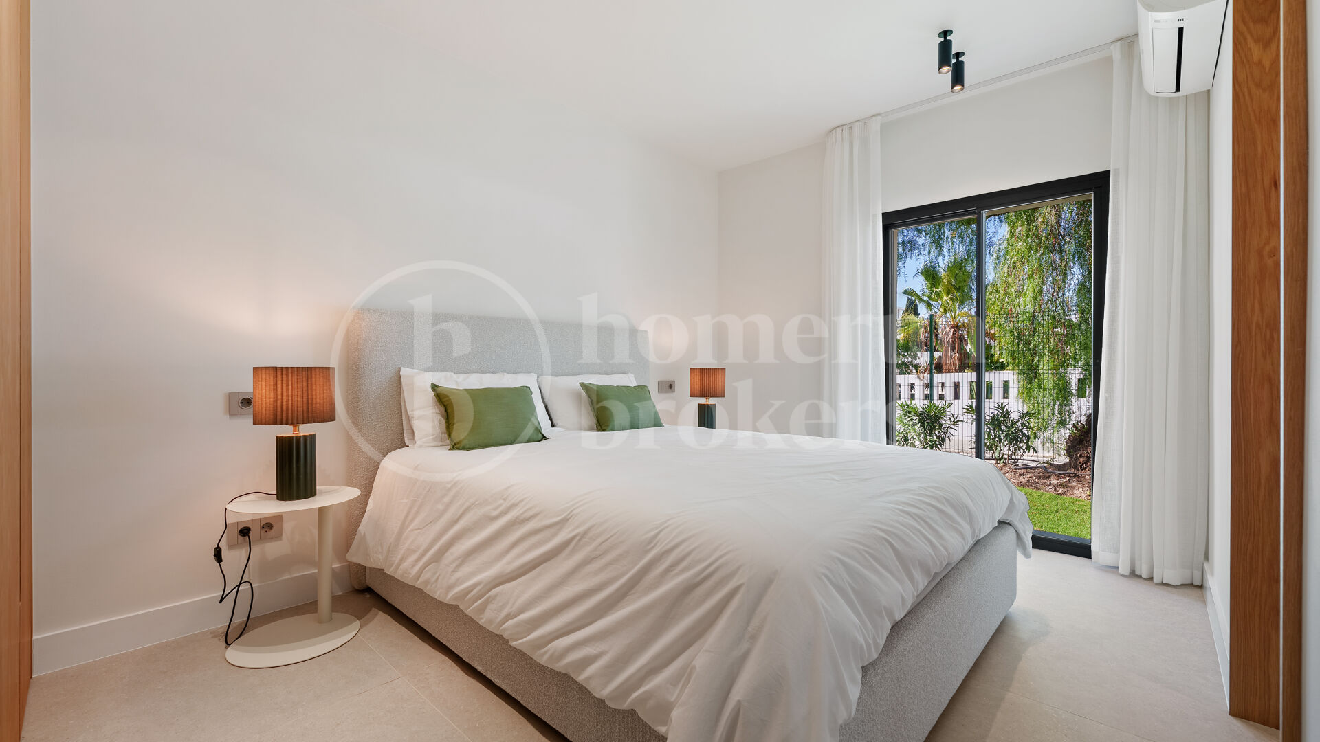 Villa La Serena - One level Andalusian Villa in East Marbella