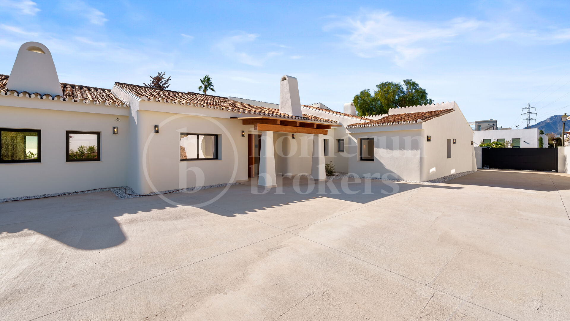 Villa La Serena - One level Andalusian Villa in East Marbella