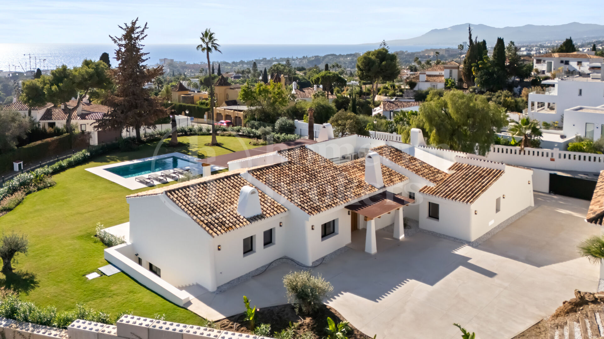 Villa La Serena - One level Andalusian Villa in East Marbella