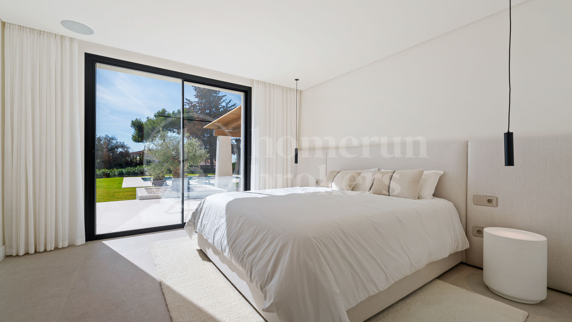 Villa La Serena - One level Andalusian Villa in East Marbella