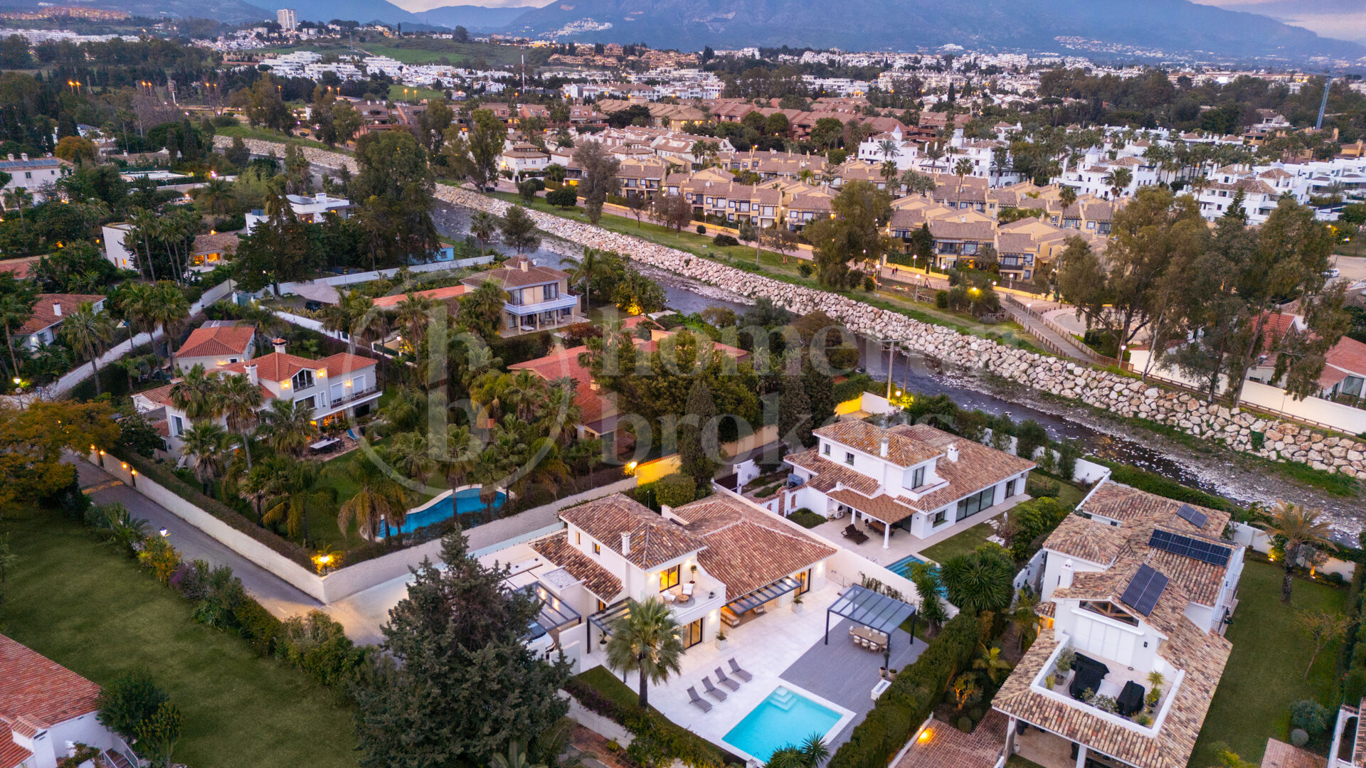 Villa Aria - Beachside Contemporary Mediterranean Villa Villa