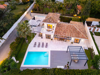 Villa Aria - Beachside Contemporary Mediterranean Villa Villa