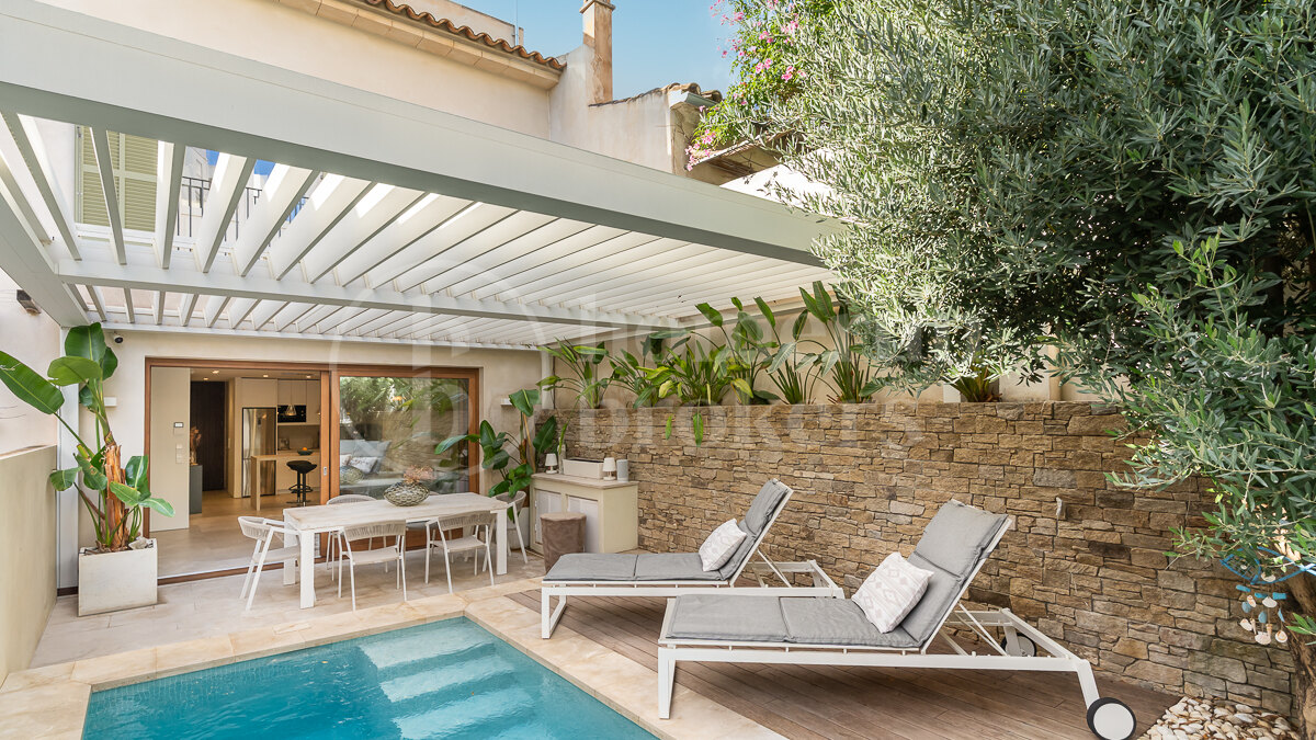 Townhouse El Espanyolet - Modern House with Pool and Rooftop Terrace