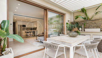 Townhouse El Espanyolet - Modern House with Pool and Rooftop Terrace