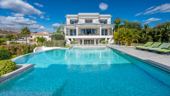 Villa Renata - Classic Villa with Panoramic Sea, Golf and Mountain Views