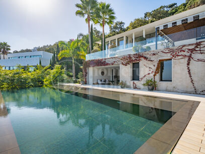 Villa Aman – Modern Mediterranean Home with Panoramic Sea Views