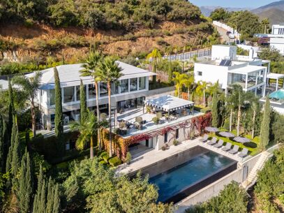 Villa Aman – Modern Mediterranean Home with Panoramic Sea Views