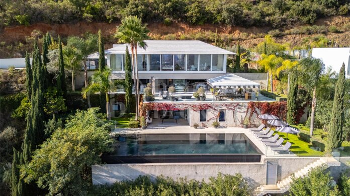 Villa Aman – Modern Mediterranean Home with Panoramic Sea Views