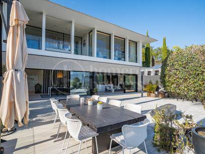 Villa Aman – Modern Mediterranean Home with Panoramic Sea Views