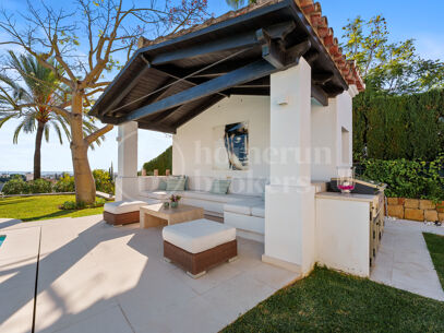 Villa La Perla — Elegant Mediterranean Villa with Sea Views