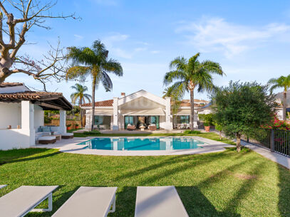 Villa La Perla — Elegant Mediterranean Villa with Sea Views