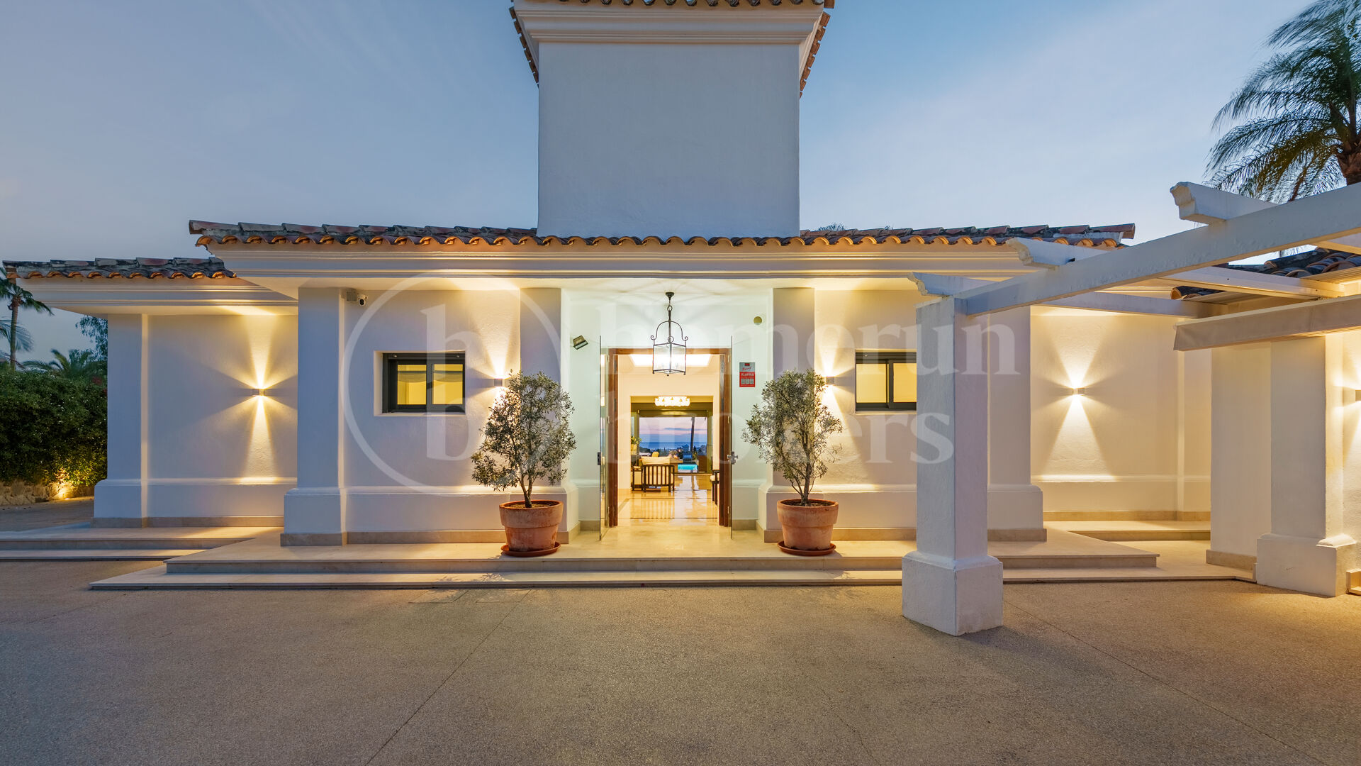 Villa La Perla — Elegant Mediterranean Villa with Sea Views