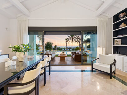 Villa La Perla — Elegant Mediterranean Villa with Sea Views