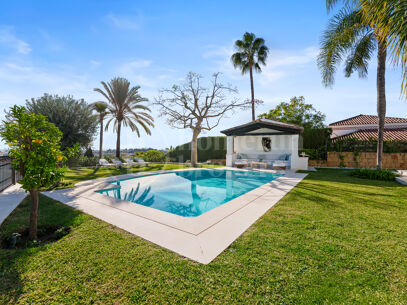 Villa La Perla — Elegant Mediterranean Villa with Sea Views