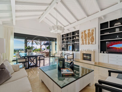 Villa La Perla — Elegant Mediterranean Villa with Sea Views