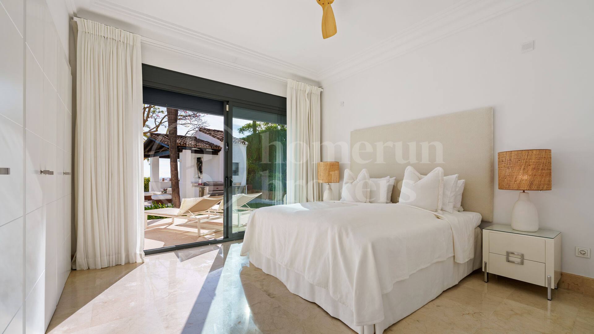 Villa La Perla — Elegant Mediterranean Villa with Sea Views