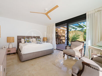 Villa La Perla — Elegant Mediterranean Villa with Sea Views