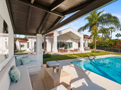 Villa La Perla — Elegant Mediterranean Villa with Sea Views
