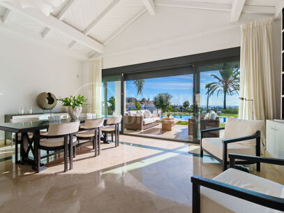 Villa La Perla — Elegant Mediterranean Villa with Sea Views
