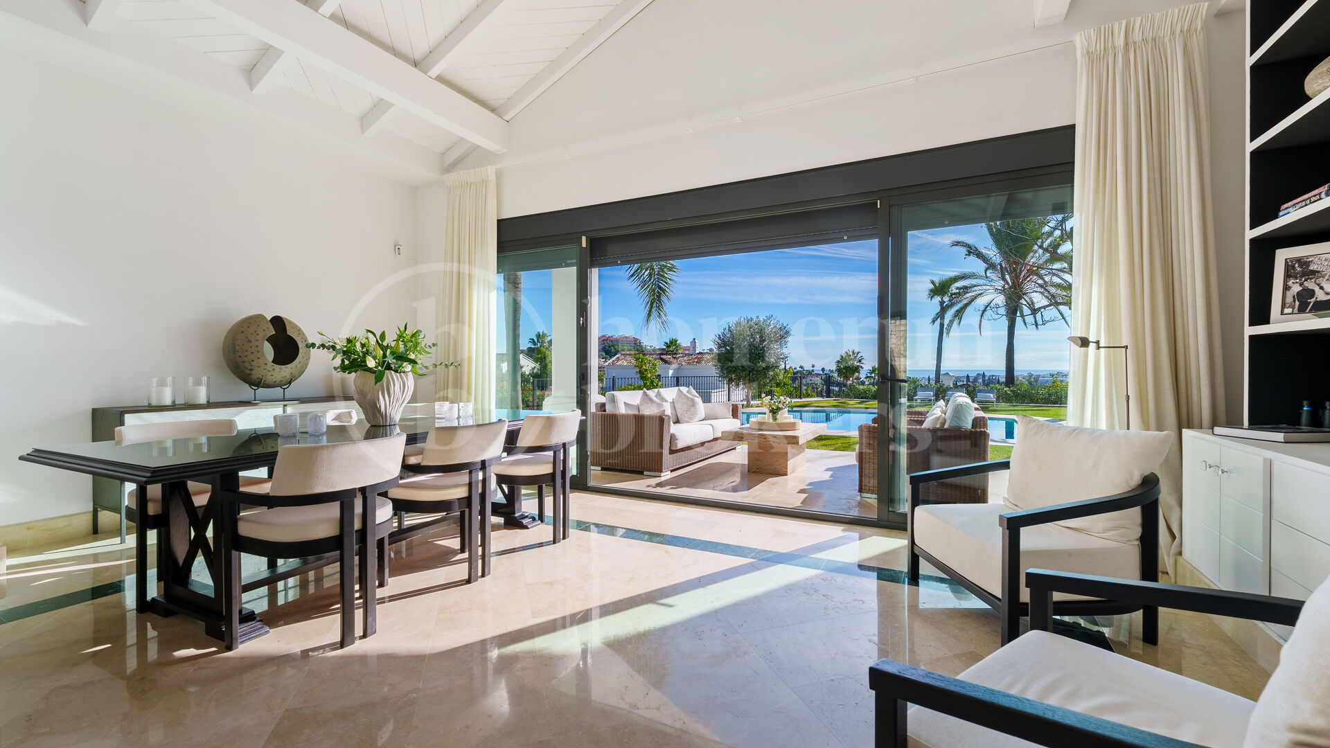 Villa La Perla — Elegant Mediterranean Villa with Sea Views