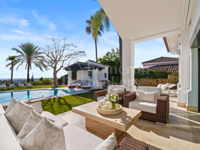 Villa La Perla — Elegant Mediterranean Villa with Sea Views