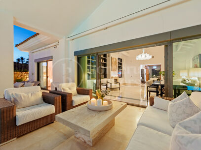 Villa La Perla — Elegant Mediterranean Villa with Sea Views
