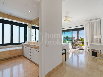 Villa La Perla — Elegant Mediterranean Villa with Sea Views