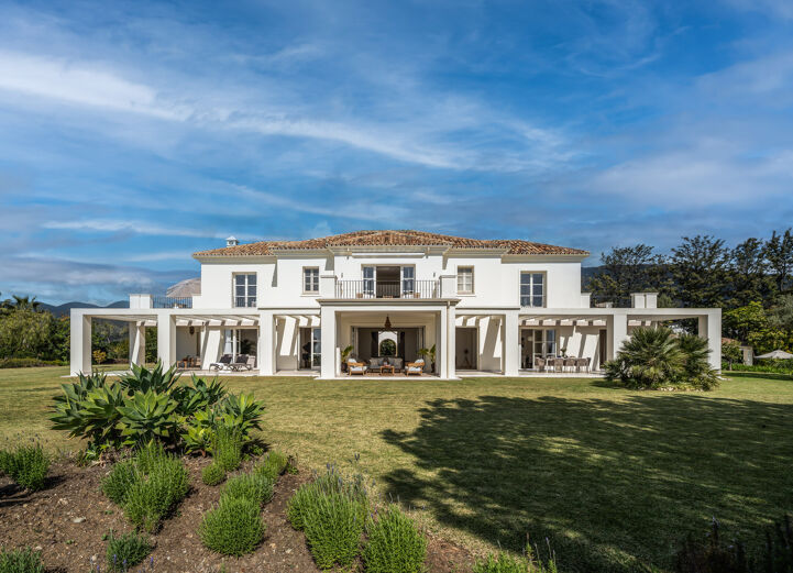Luxury Casa For Sale In La Zagaleta