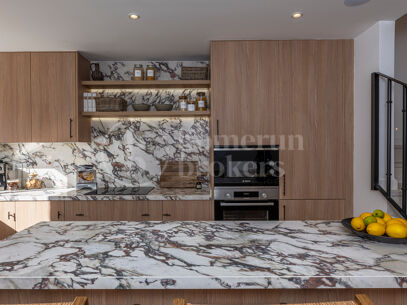 Townhouse Chelsea — Renovated Luxury Townhouse in Aloha Golf