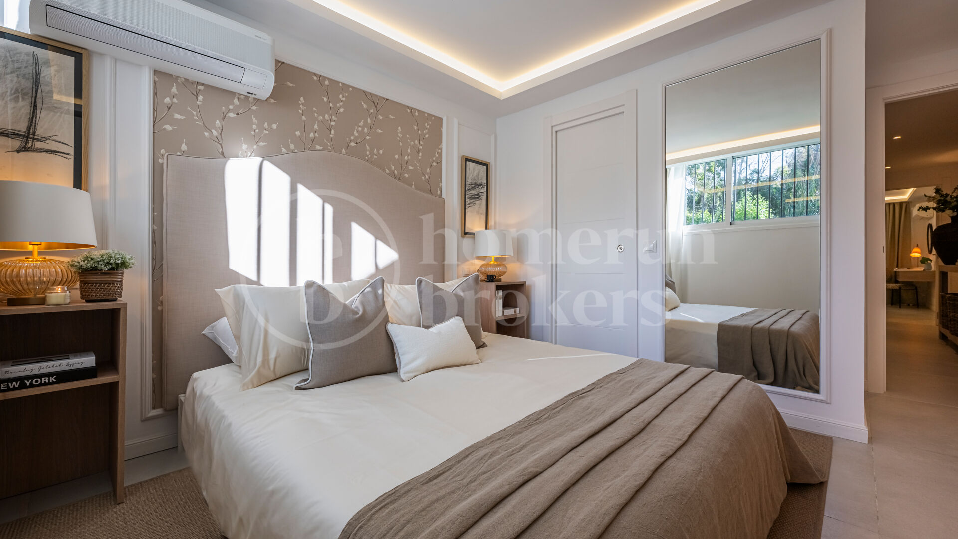 Townhouse Chelsea — Renovated Luxury Townhouse in Aloha Golf