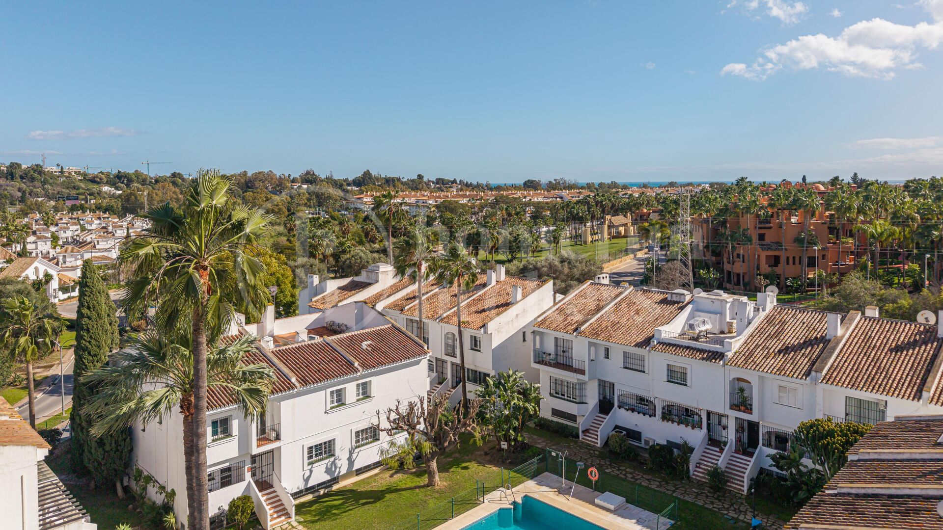 Townhouse Chelsea — Renovated Luxury Townhouse in Aloha Golf