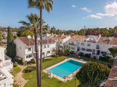 Townhouse Chelsea — Renovated Luxury Townhouse in Aloha Golf