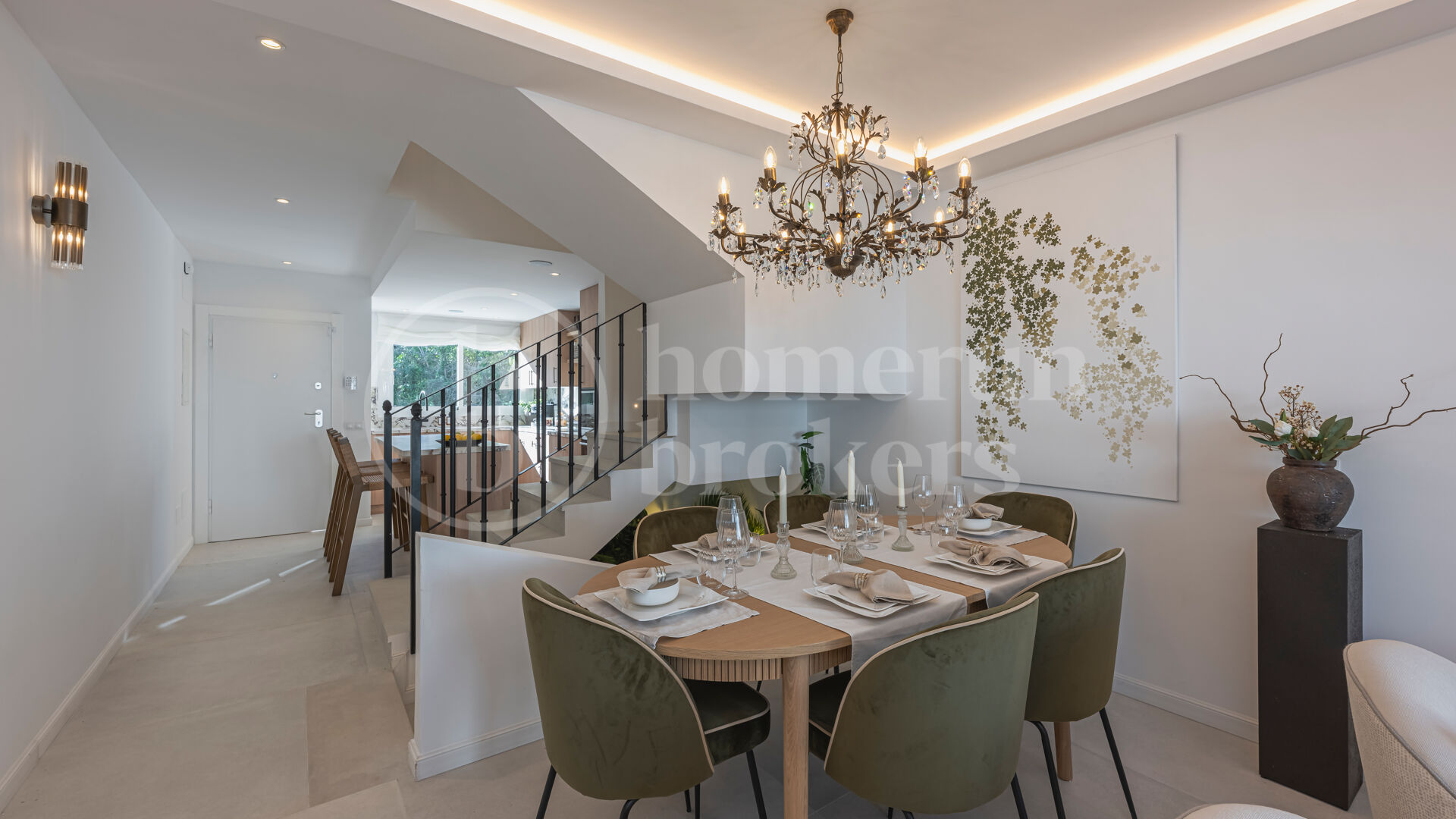 Townhouse Chelsea — Renovated Luxury Townhouse in Aloha Golf