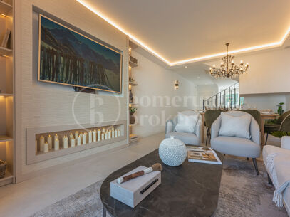 Townhouse Chelsea — Renovated Luxury Townhouse in Aloha Golf