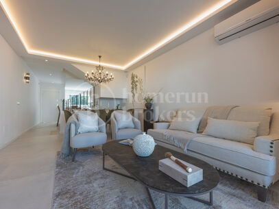 Townhouse Chelsea — Renovated Luxury Townhouse in Aloha Golf