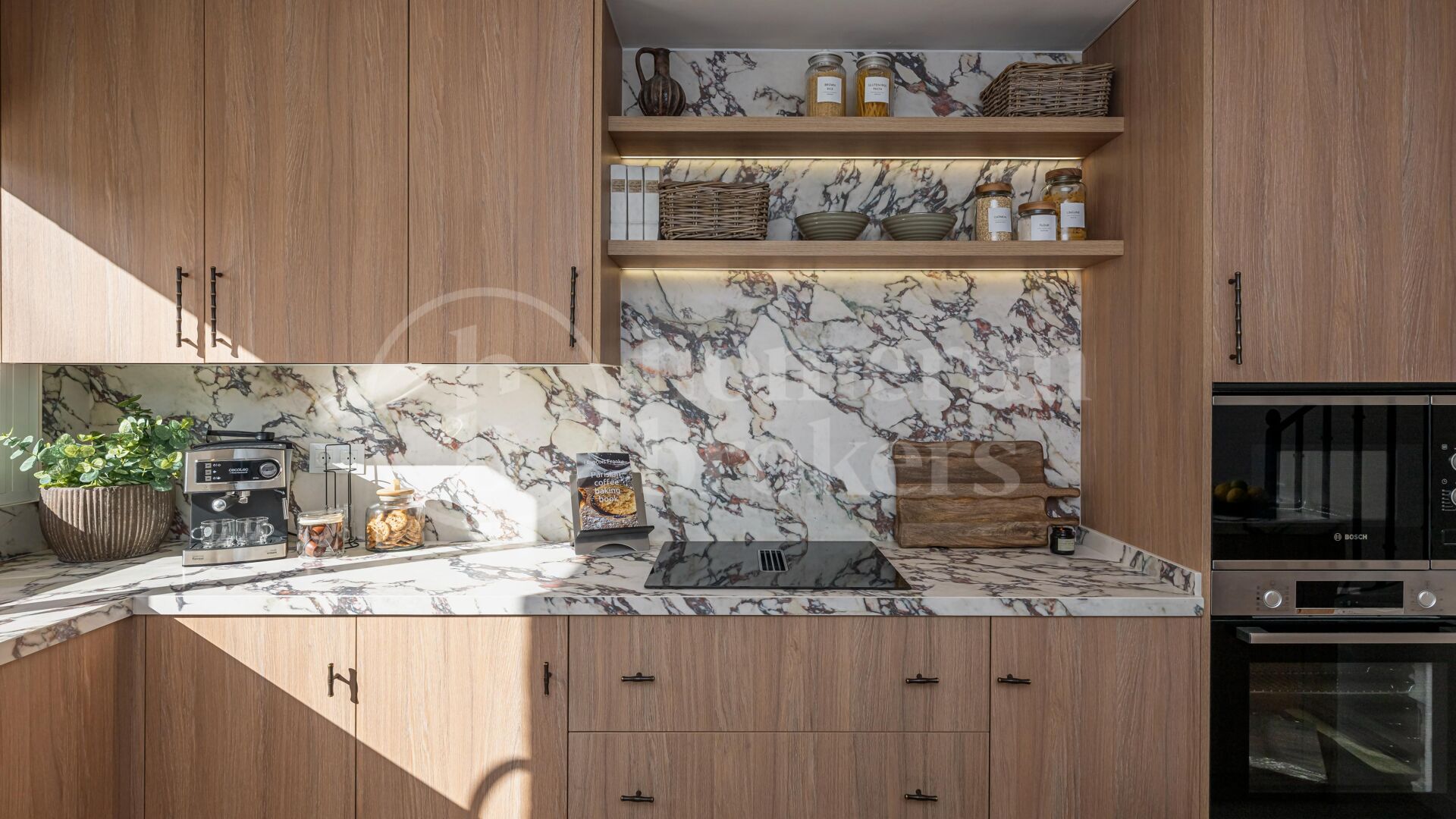 Townhouse Chelsea — Renovated Luxury Townhouse in Aloha Golf