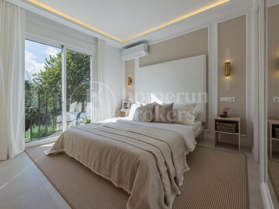 Townhouse Chelsea — Renovated Luxury Townhouse in Aloha Golf