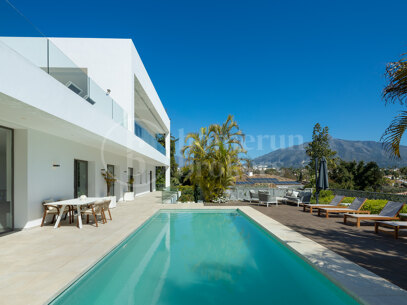 Villa Rubio – Luxury Villa in Marbella’s Nueva Andalucía Golf Valley