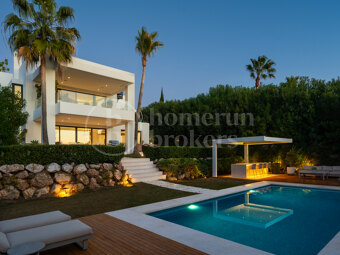Villa Olivos 3 - Contemporary Villa in gated Community