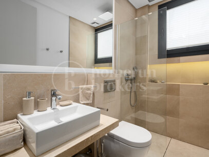Villa Olivos 3 - samtida Villa i gated Community